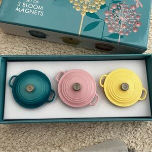 BNIB Le Creuset Set of 3 Bloom Magnets